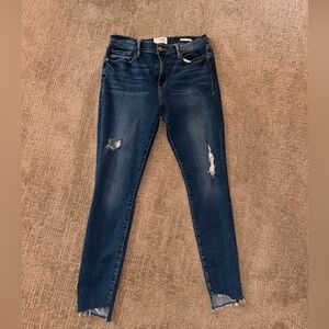 Frame Le Skinny de Jeanne Distressed Jeans